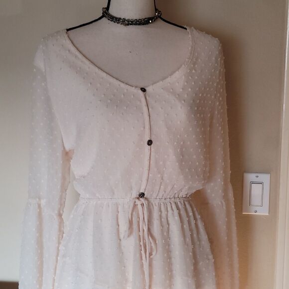 💲1️⃣0️⃣ Bundled ✔️Swiss Dot Cream Peasant Dress sz Med  - Picture 9 of 16